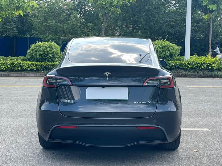 Zdjęcie 5 - Tesla Model Y