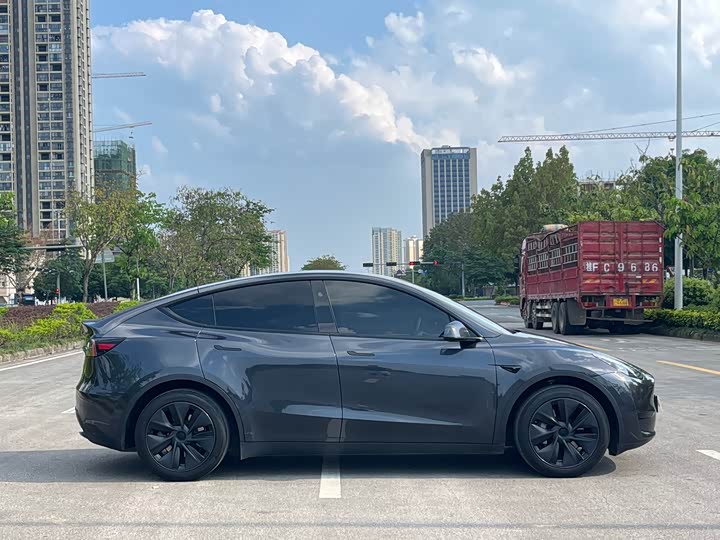 Zdjęcie 7 - Tesla Model Y