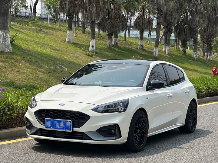 Ford Focus 2021 2021款 两厢 EcoBoost 180 自动ST Line