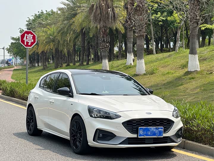 Ford Focus 2021 2021款 两厢 EcoBoost 180 自动ST Line