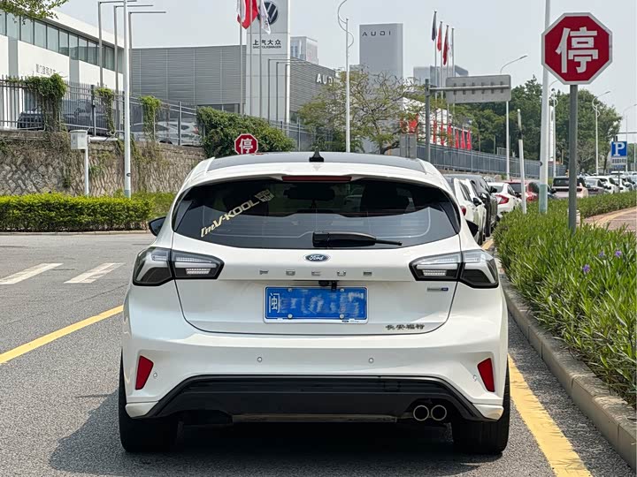 Ford Focus 2021 2021款 两厢 EcoBoost 180 自动ST Line