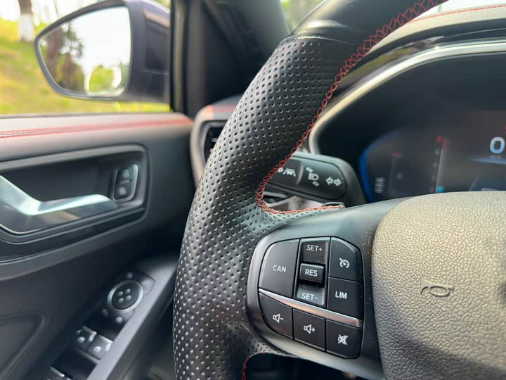 Ford Focus 2021 2021款 两厢 EcoBoost 180 自动ST Line