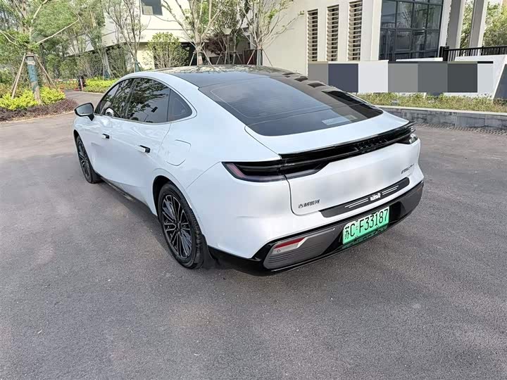 Geely Galaxy Starshine 8 EM-i 2025 2025款 130km EM-i 尊享版