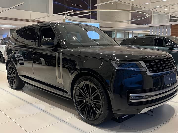 Land Rover Range Rover 2026 2026款 3.0 L6 400PS HSE长轴版
