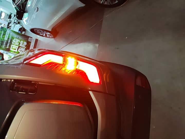 Фото 8 - Changan Deepal G318