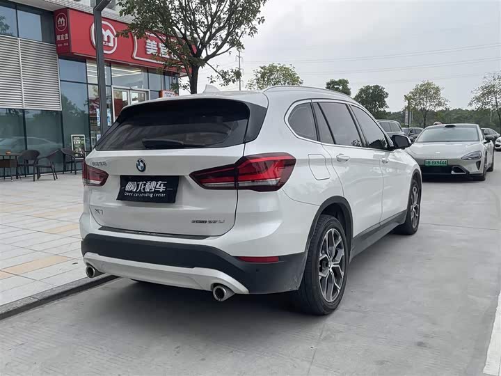 Zdjęcie 9 - BMW X1