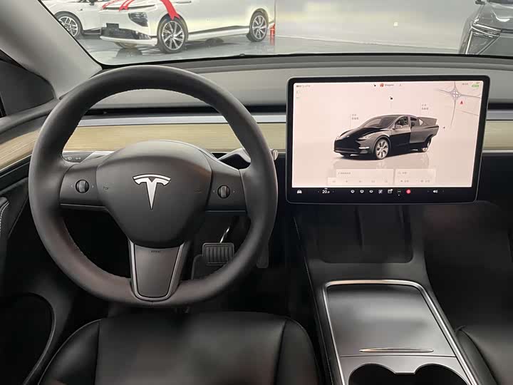 Фото 9 - Tesla Model Y