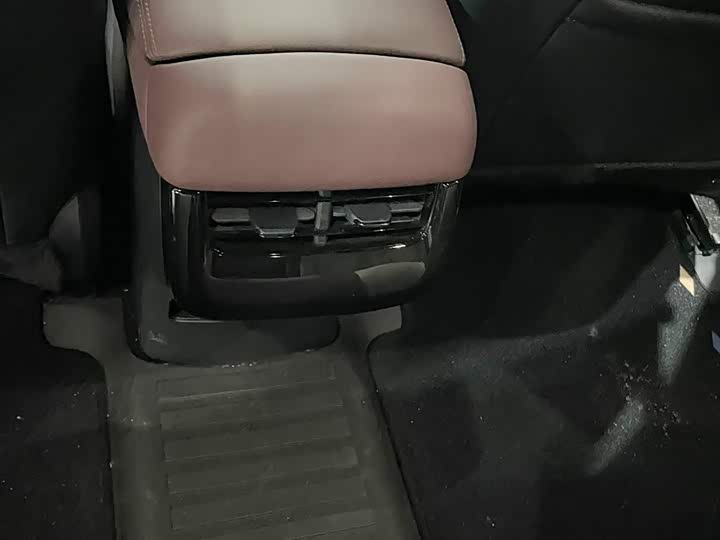 BYD Seal 07 DM-i Hybrid 2025 2025款 智驾版 DM-i 1.5L 125km 尊贵型
