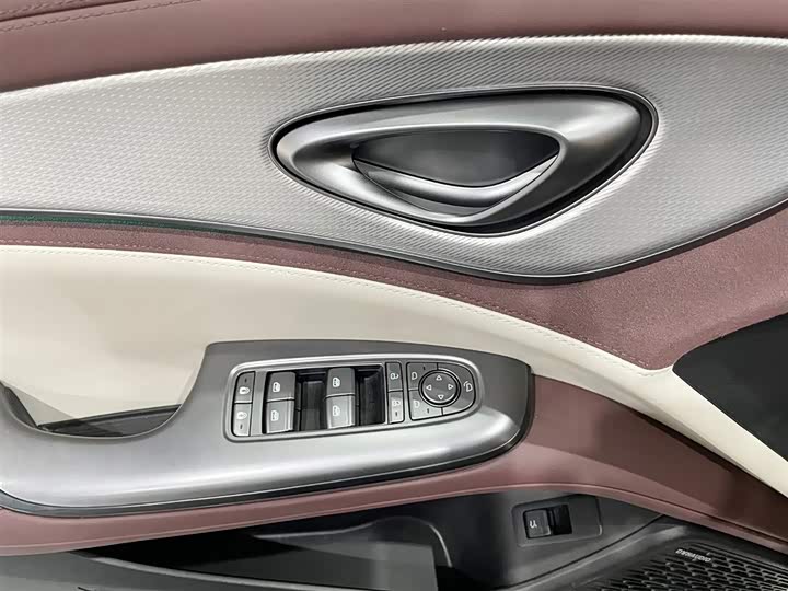 BYD Seal 07 DM-i Hybrid 2025 2025款 智驾版 DM-i 1.5L 125km 尊贵型