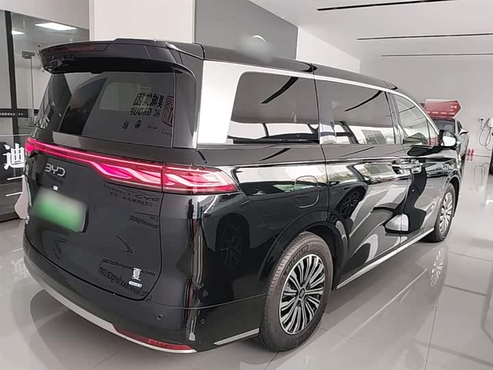 BYD Xia 2025 2025款 DM-i 1.5T 180km 卓越型