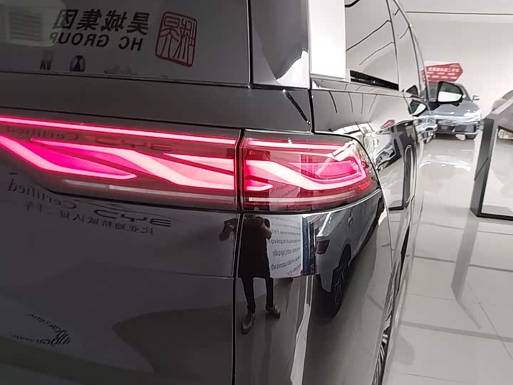 BYD Xia 2025 2025款 DM-i 1.5T 180km 卓越型