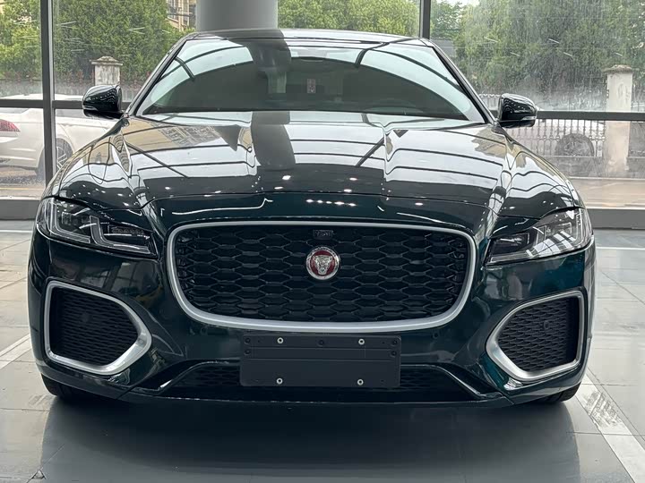 2025 Jaguar XF L