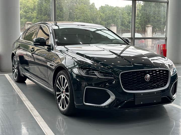 2025 Jaguar XF L