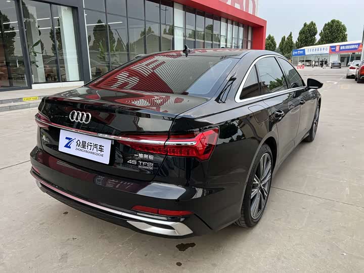 Фото 3 - Audi A6L
