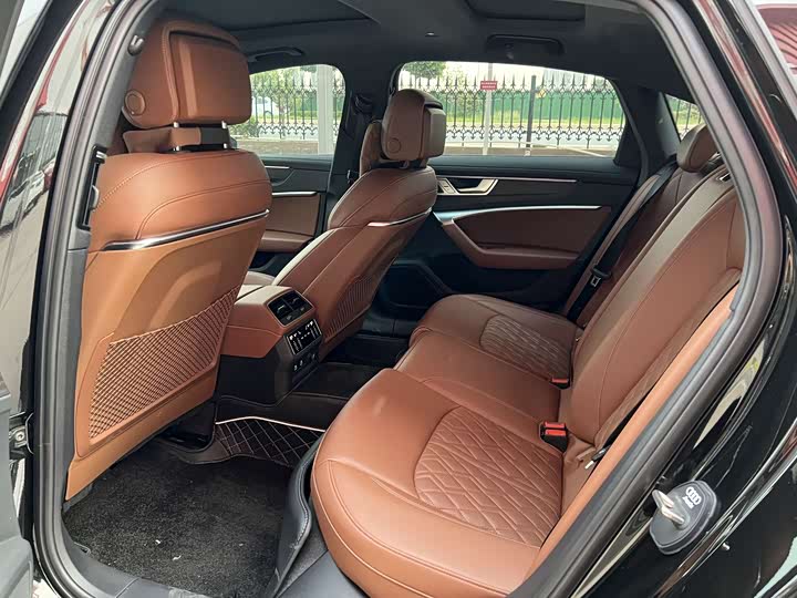 Фото 5 - Audi A6L