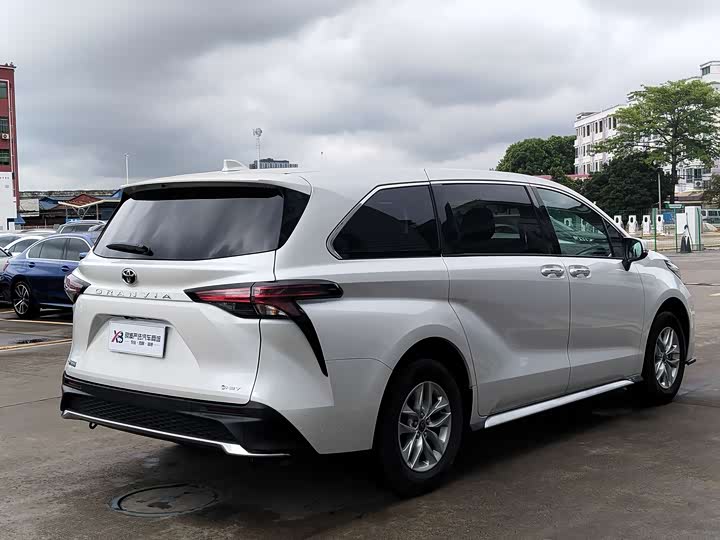 Toyota Granvia 2026 2026款 2.5L混动 舒适版