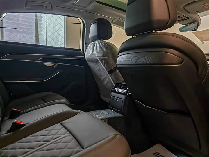 Audi A8 2025 2025款 A8L 50 TFSI quattro 臻选型