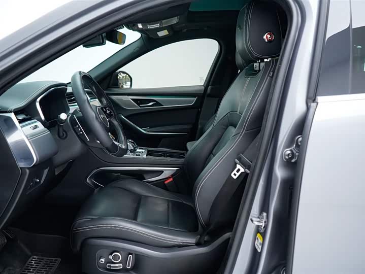 Фото 5 - Jaguar F-Pace