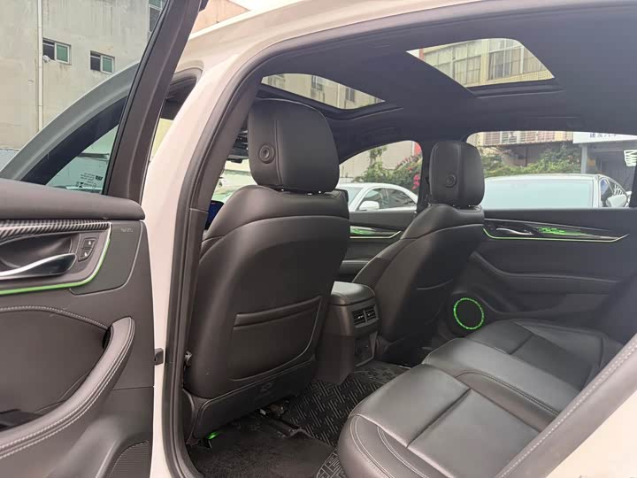 Фото 8 - Cadillac CT5