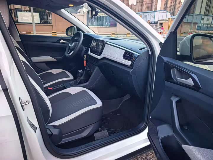 Volkswagen Tharu 2025 2025款 新锐 1.5L 锐进版