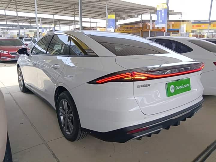 Geely Galaxy L6 2025 2025款 EM-i 140km 远航版