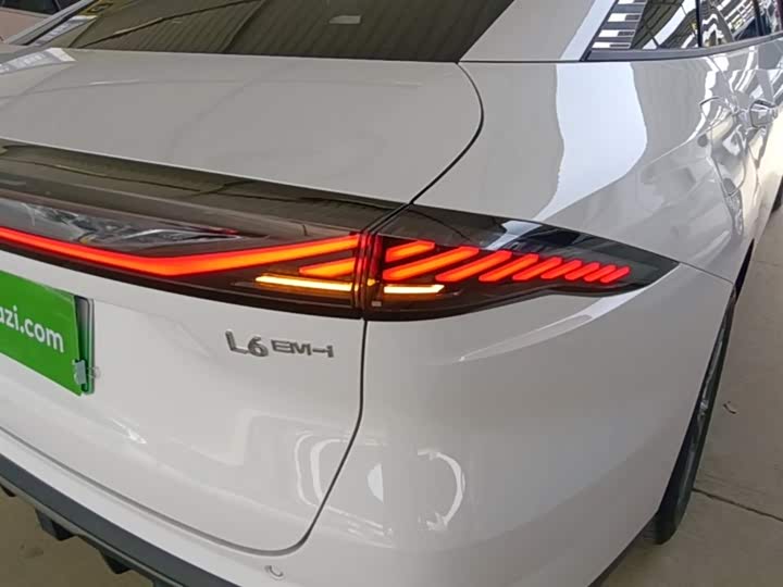 Geely Galaxy L6 2025 2025款 EM-i 140km 远航版