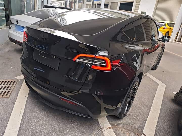 Zdjęcie 7 - Tesla Model Y