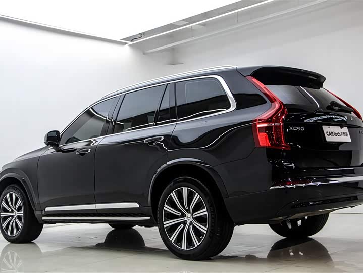 Фото 6 - Volvo XC90