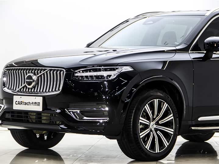 Фото 7 - Volvo XC90