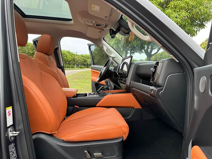 Haval H9 2024 2024款 2.0T 汽油四驱极境版