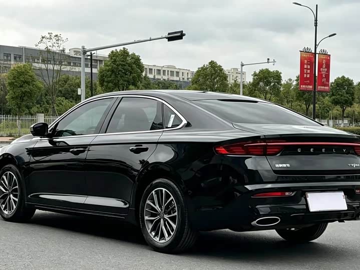 Zdjęcie 4 - Geely Preface