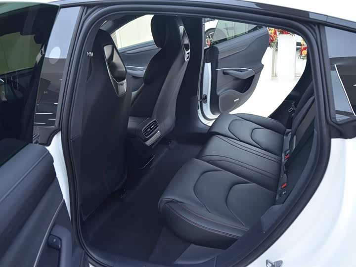 Фото 5 - Xiaomi SU7