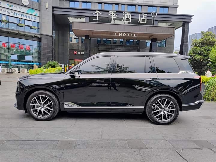 GAC Trumpchi GS8 2022 2022款 双擎系列 2.0TM 四驱尊贵版 （七座）