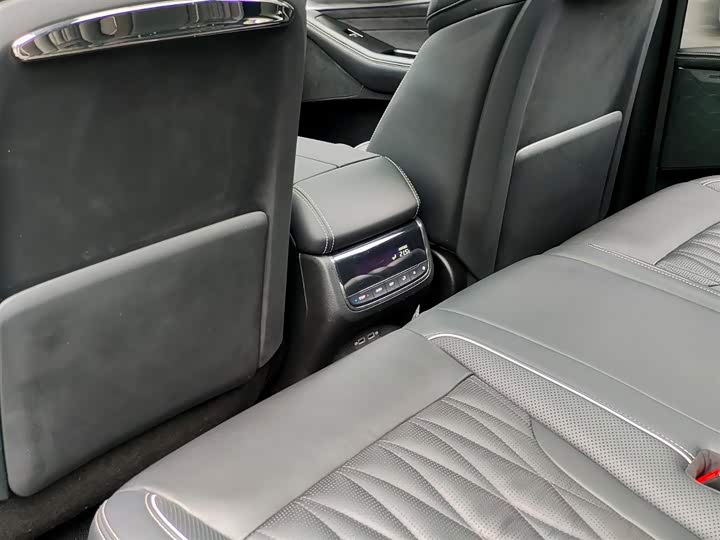 GAC Trumpchi GS8 2022 2022款 双擎系列 2.0TM 四驱尊贵版 （七座）