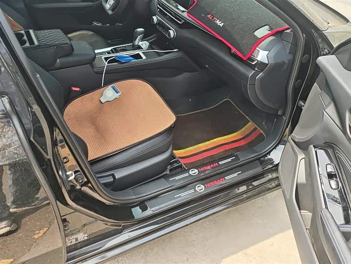 Zdjęcie 8 - Nissan Teana