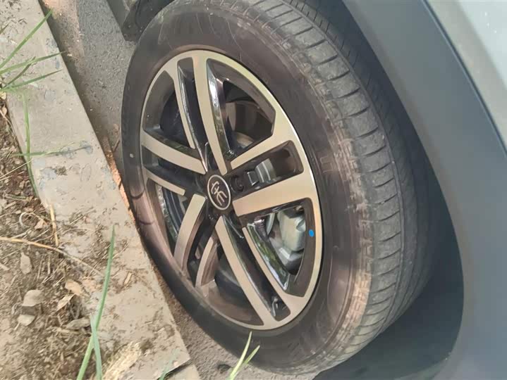 Фото 6 - BYD Song L DM-i Hybrid