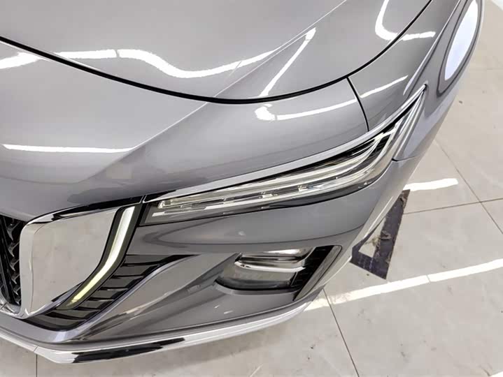 Фото 5 - Hongqi H5