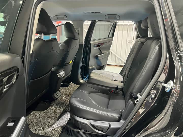Фото 6 - Toyota Highlander