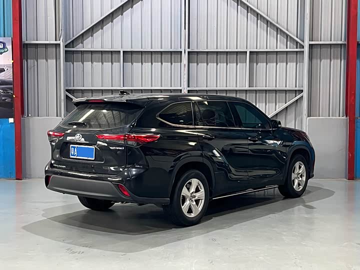 Фото 7 - Toyota Highlander