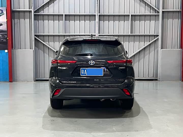 Фото 8 - Toyota Highlander