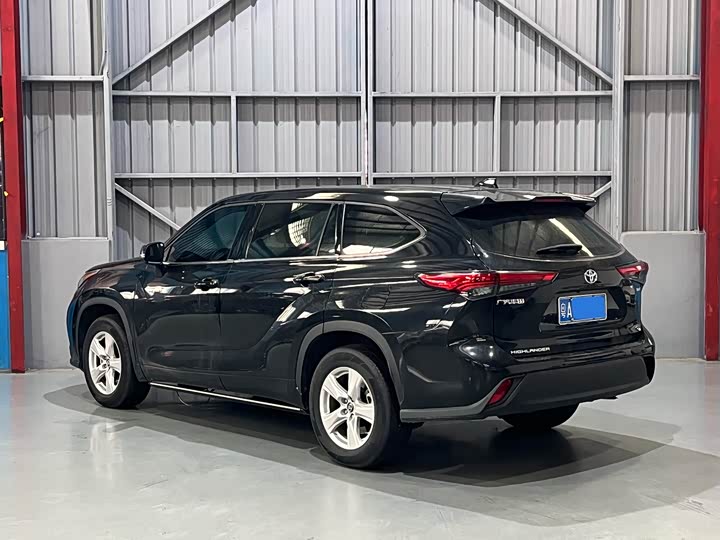 Фото 9 - Toyota Highlander