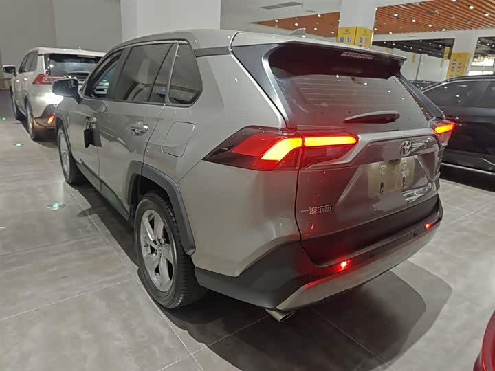 Toyota RAV4 2021 2021款 2.0L CVT两驱风尚版