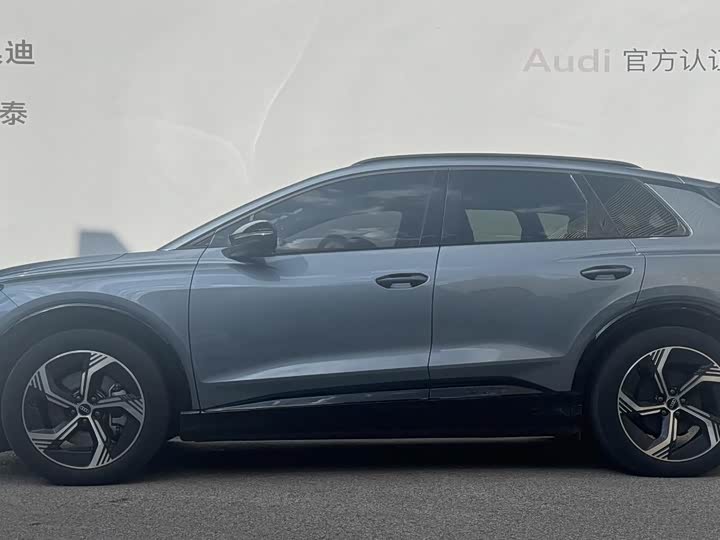 Фото 2 - Audi Q4 e-tron