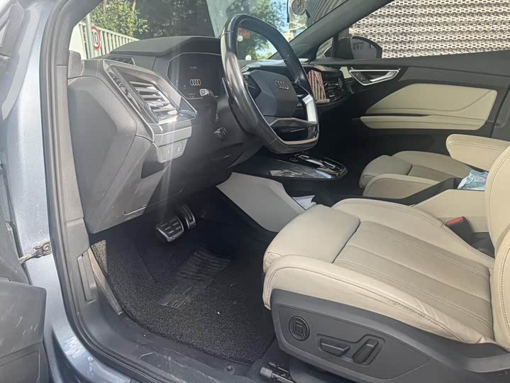 Фото 6 - Audi Q4 e-tron