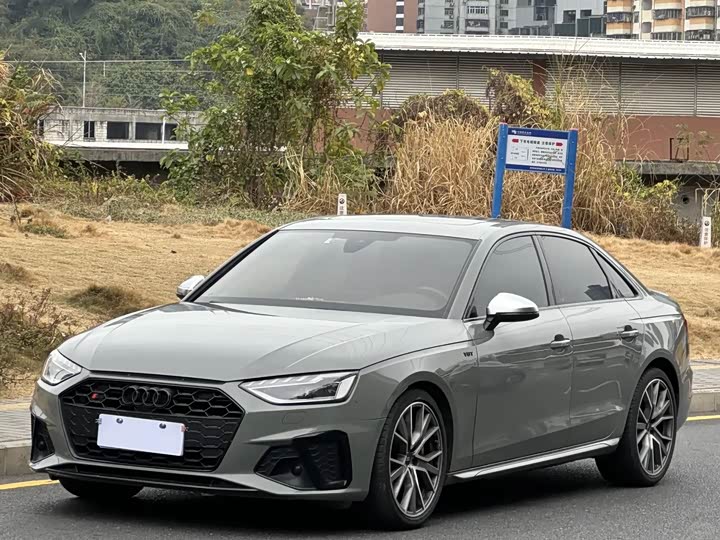 Фото 1 - Audi S4