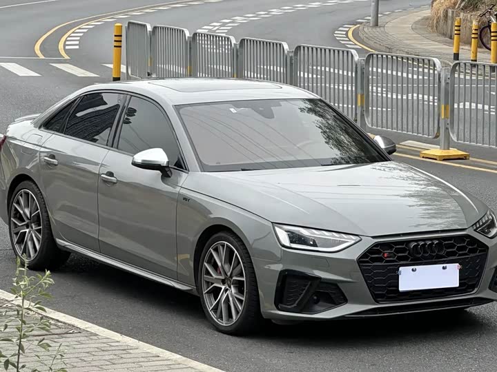 Фото 3 - Audi S4