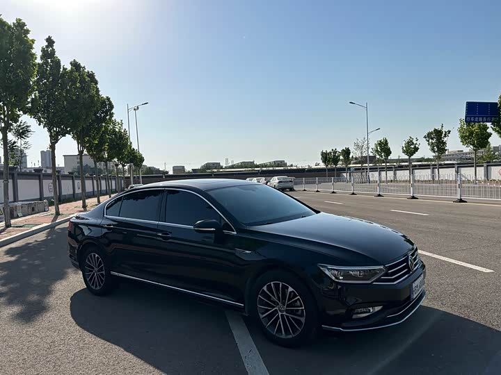 Фото 3 - Volkswagen Magotan