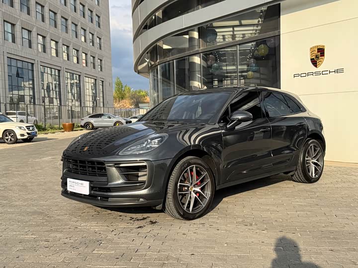 2026 Porsche Macan