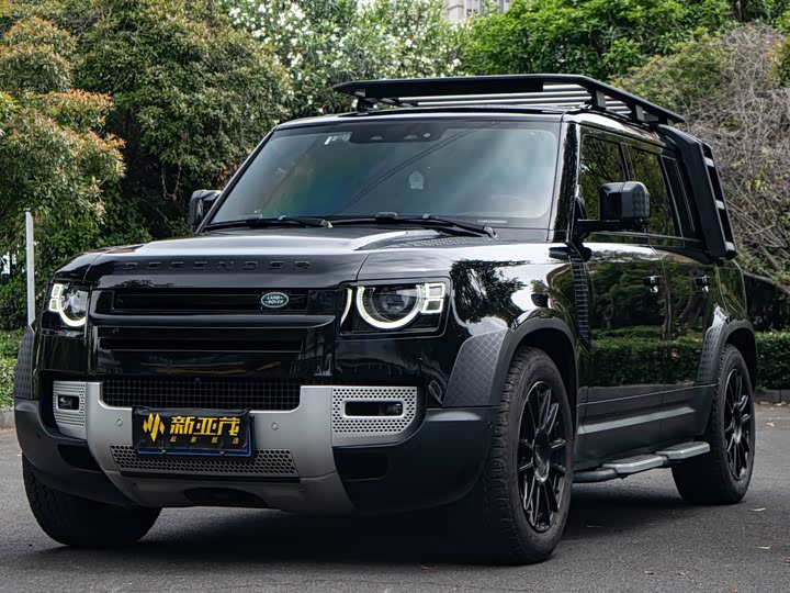 Photo 1 - Land Rover Defender