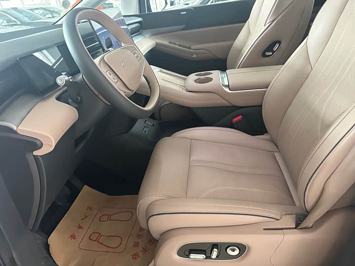 XPeng X9 2025 2025款 纯电 740超长续航 Max